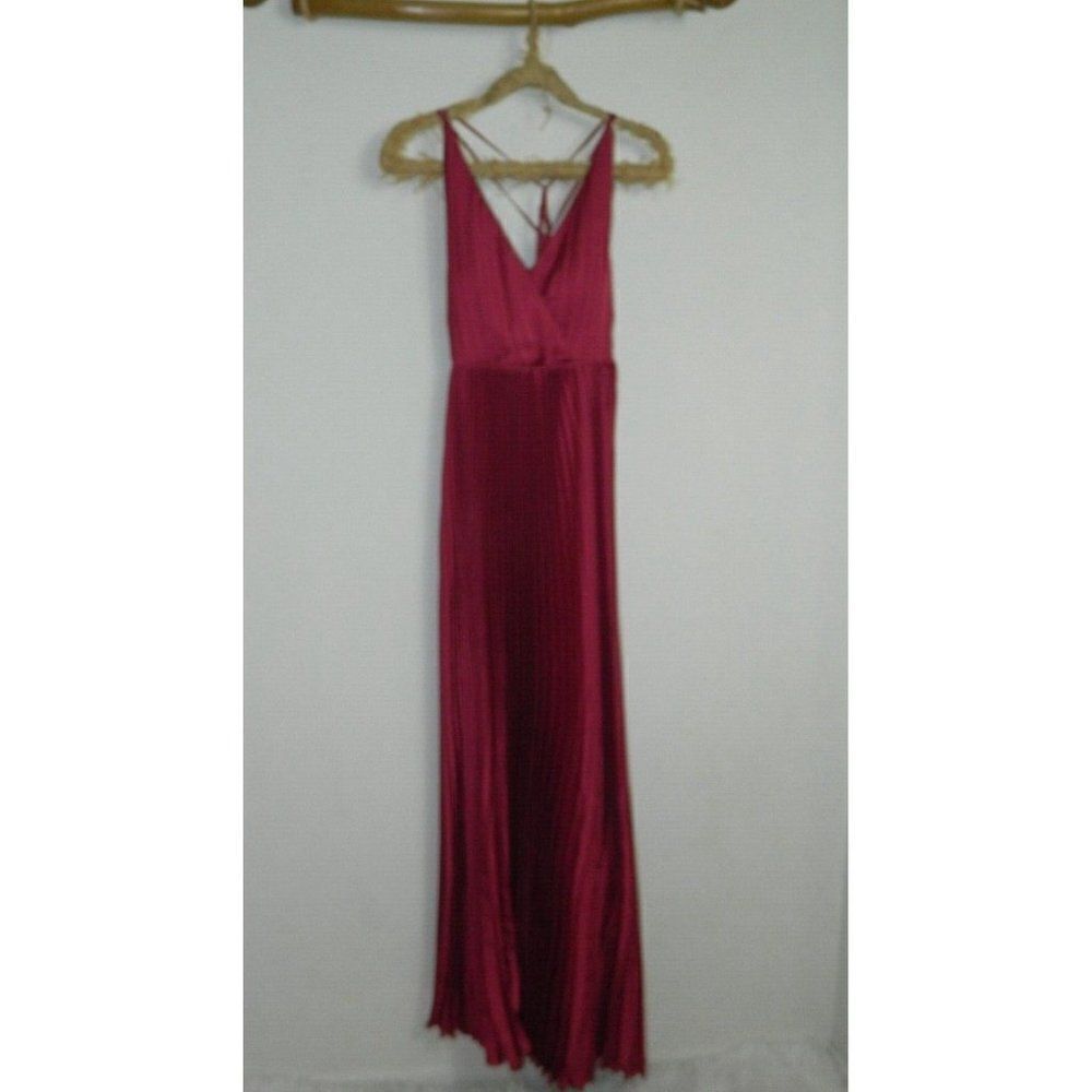 Lulu's Dress Make it Amazing Wine‎  Red Pleated Satin Maxi Strappy Back Small